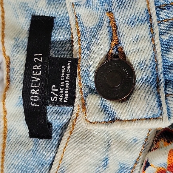 FOREVER 21 Super Cute Denim Cut off high waisted shorts with southwestern print - Picture 5 of 8